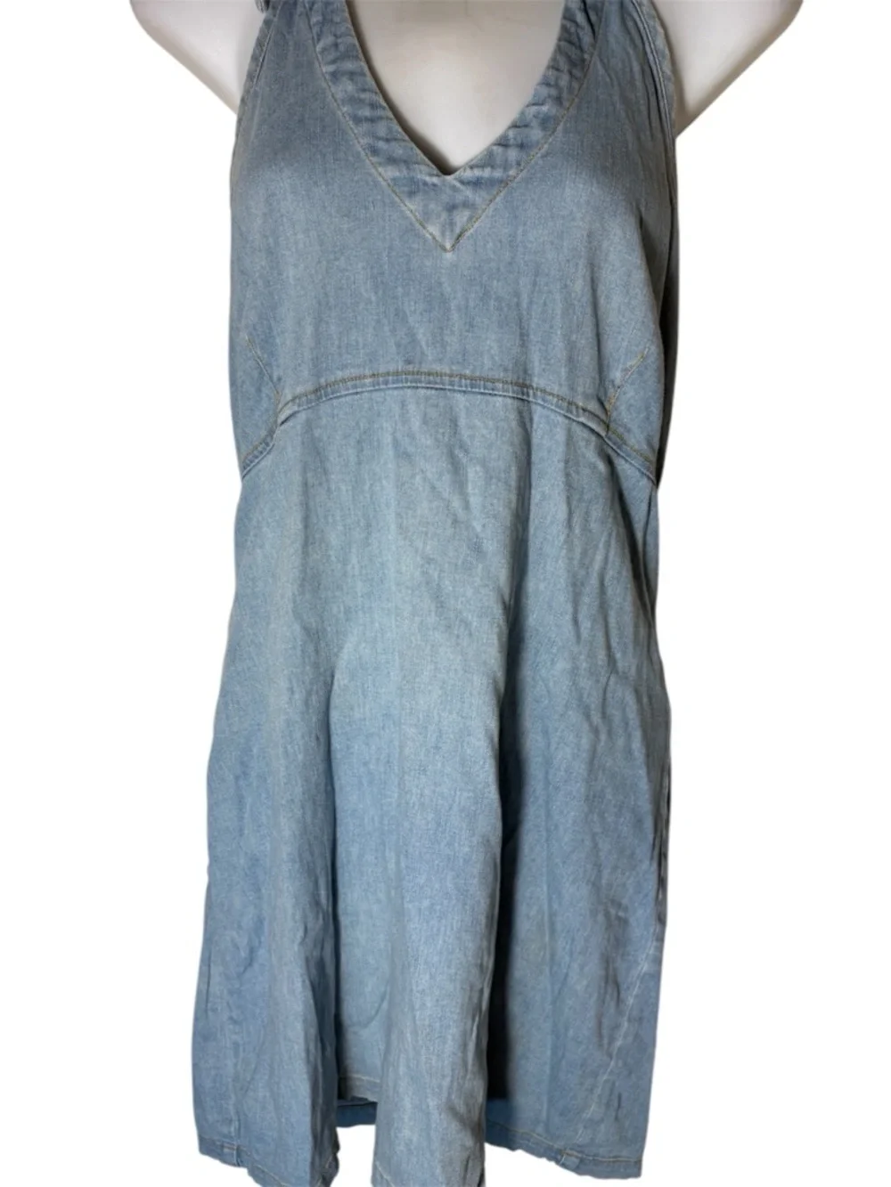 Denim Halter Mini Dress 💙 Y2K Vibes Size M - Picture 2 of 6